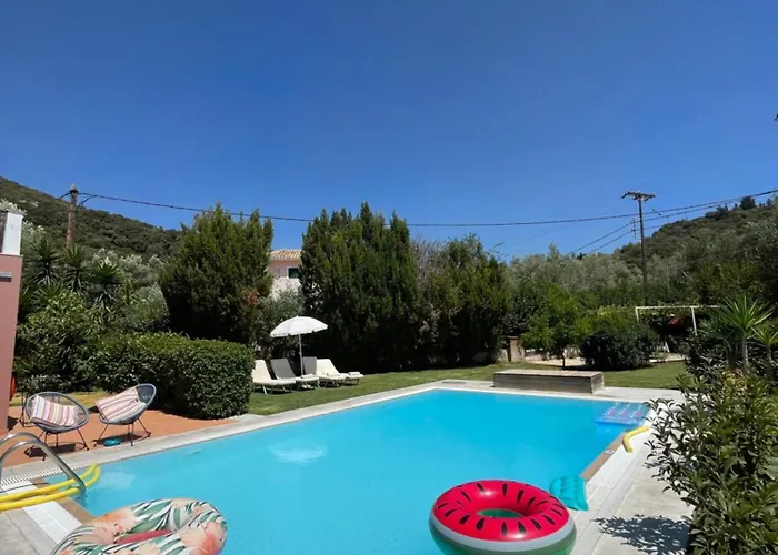 Vilă Gialos 1-2 With A Private Pool
